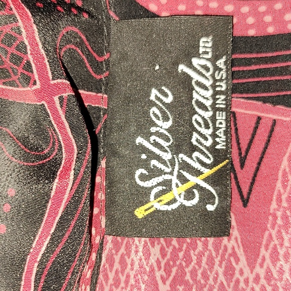 Vintage. Made in USA. Silver Threads. 💯 Polyester. Button- down. Women's XL - Picture 2 of 16